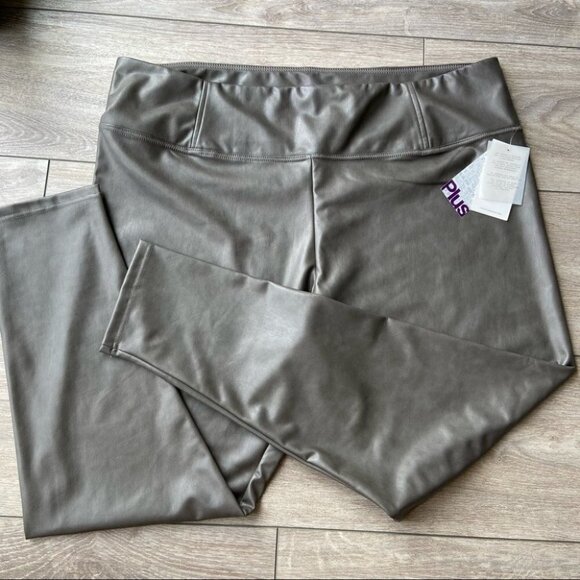 NWT 7 For  All Mankind Faux Leather Legging - Picture 1 of 12